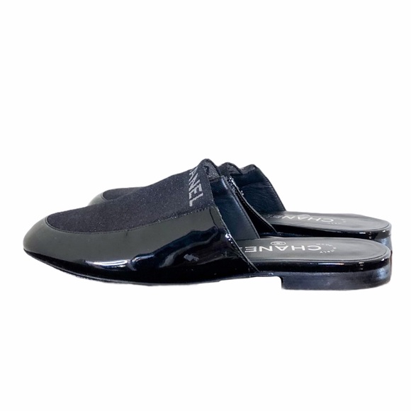 CHANEL knit patent leather slide-on mule - Picture 8 of 8